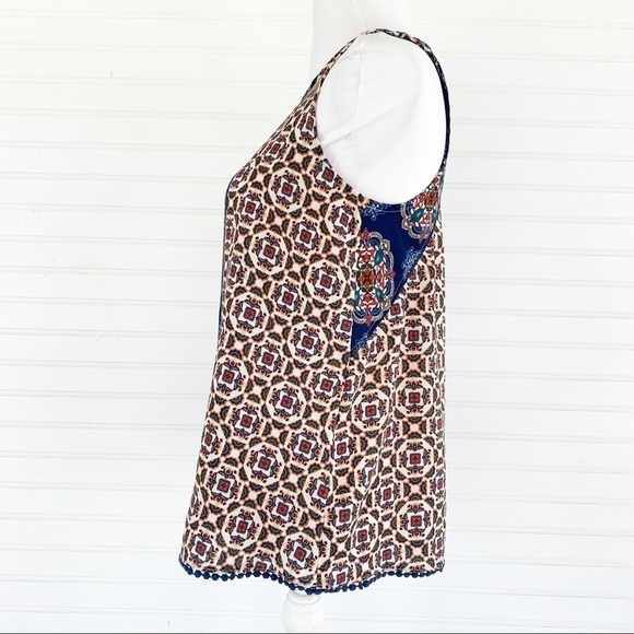 Xhilaration sleeveless blouse Size Medium - Picture 2 of 10